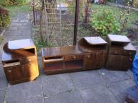 Set starožitného nábytku 2x noční stolek a komoda